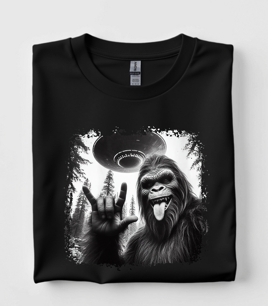 Bigfoot UFO Funny Alien Shirt