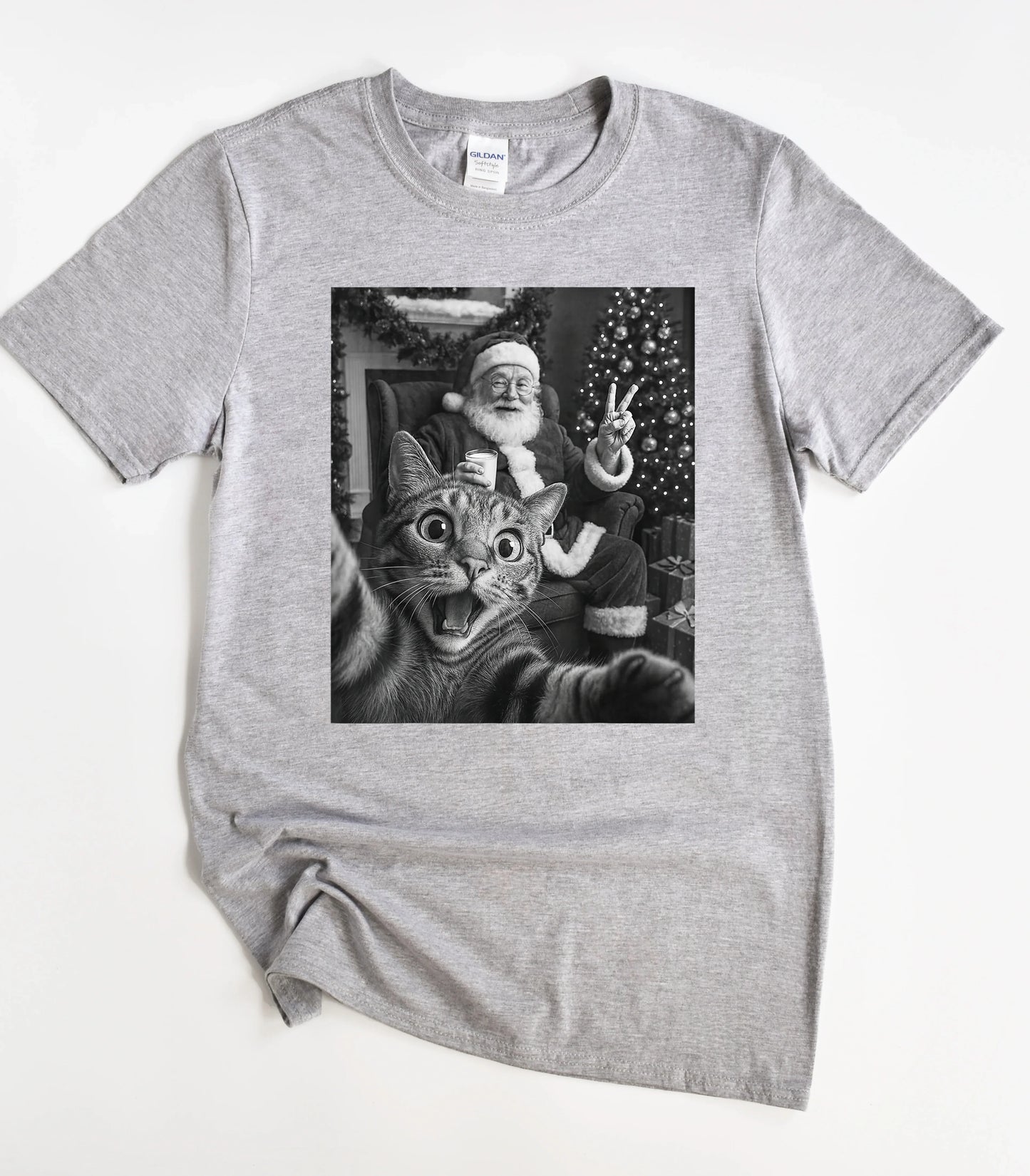 Funny Cat Selfie With Santa T-Shirt