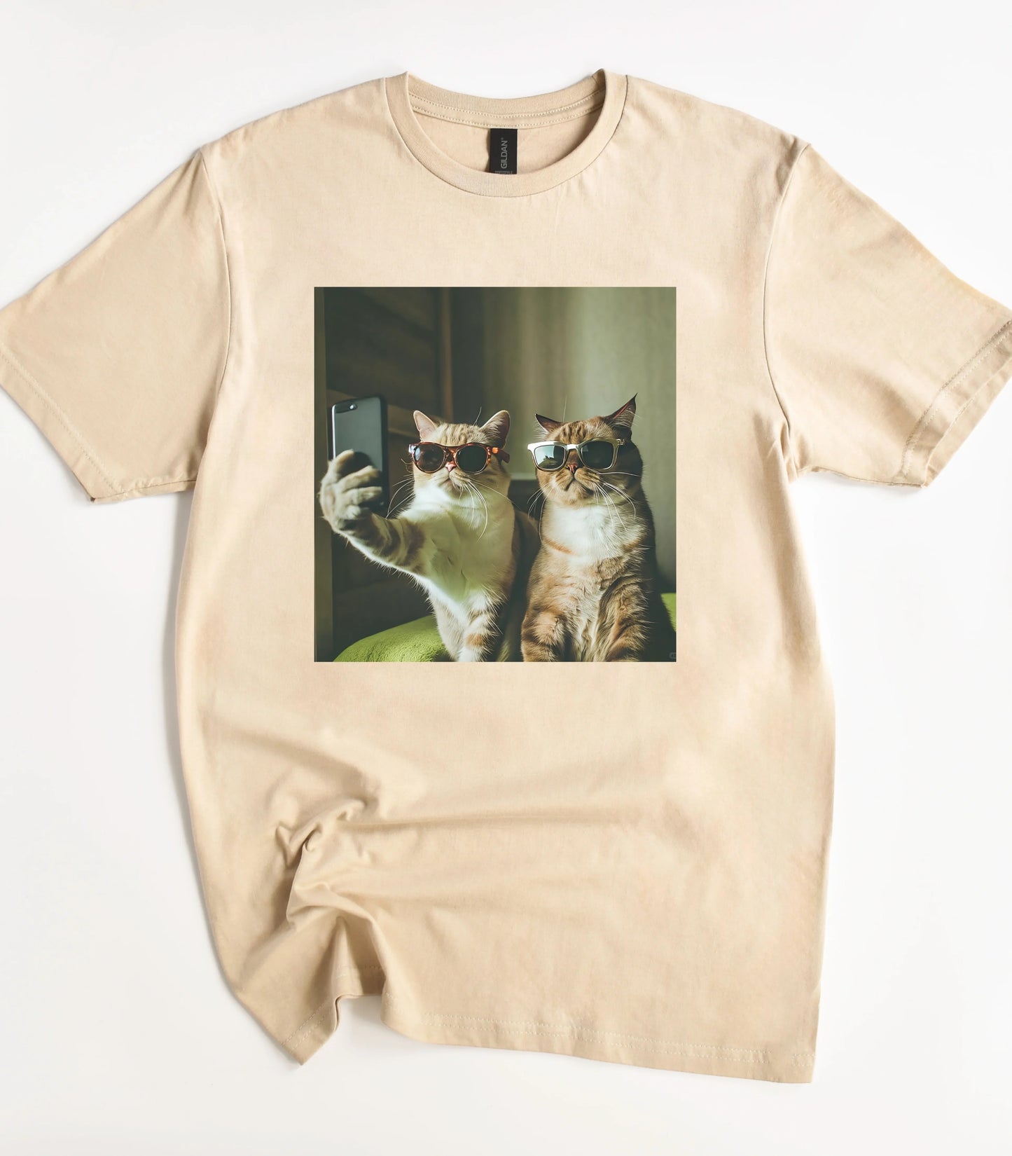 Retro Cat Selfie T-Shirt