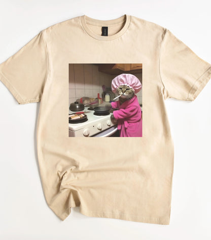 Funny Housewife Cat T-Shirt