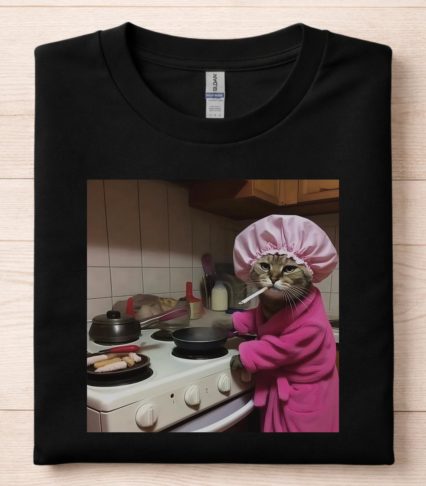 Funny Housewife Cat T-Shirt