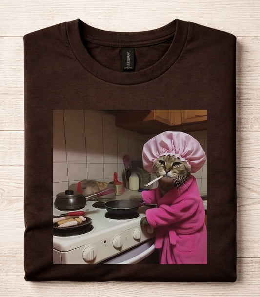 Funny Housewife Cat T-Shirt